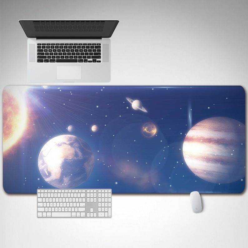 Piiriülene otsetarnetega eriti suur mänguhiirematt Amazoni servalukustusega isikupärastatud arvutilauamatt