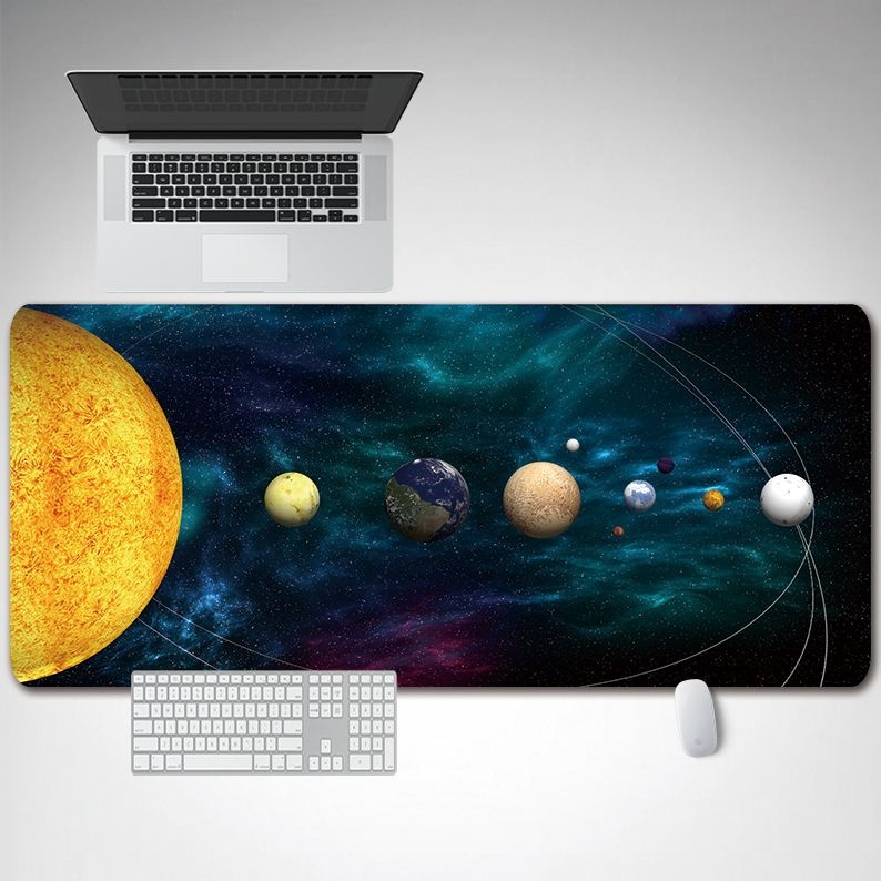 Piiriülene otsetarnetega eriti suur mänguhiirematt Amazoni servalukustusega isikupärastatud arvutilauamatt