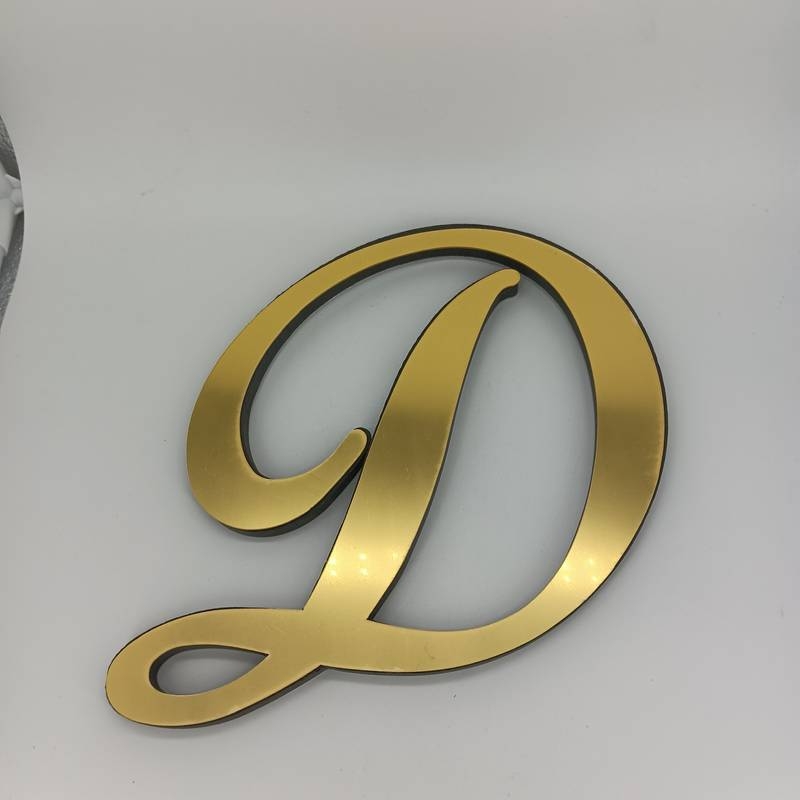 Naujas tarpvalstybinis produktas – auksinis akrilinis žolės raidės veidrodžio lipdukas svetainei, miegamajam, lipnus 3D stereo dekoratyvinis sienos lipdukas