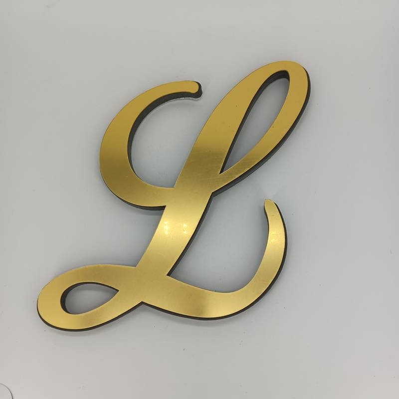 Naujas tarpvalstybinis produktas – auksinis akrilinis žolės raidės veidrodžio lipdukas svetainei, miegamajam, lipnus 3D stereo dekoratyvinis sienos lipdukas
