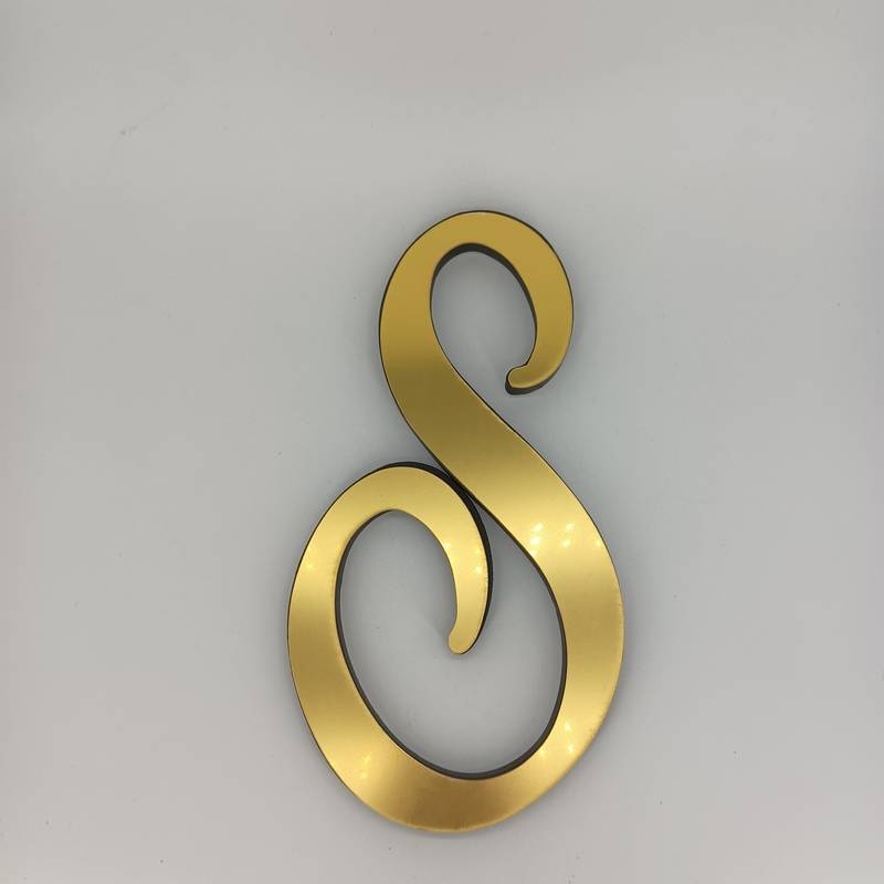 Naujas tarpvalstybinis produktas – auksinis akrilinis žolės raidės veidrodžio lipdukas svetainei, miegamajam, lipnus 3D stereo dekoratyvinis sienos lipdukas