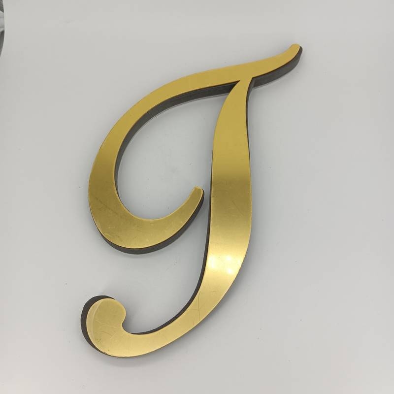 Naujas tarpvalstybinis produktas – auksinis akrilinis žolės raidės veidrodžio lipdukas svetainei, miegamajam, lipnus 3D stereo dekoratyvinis sienos lipdukas