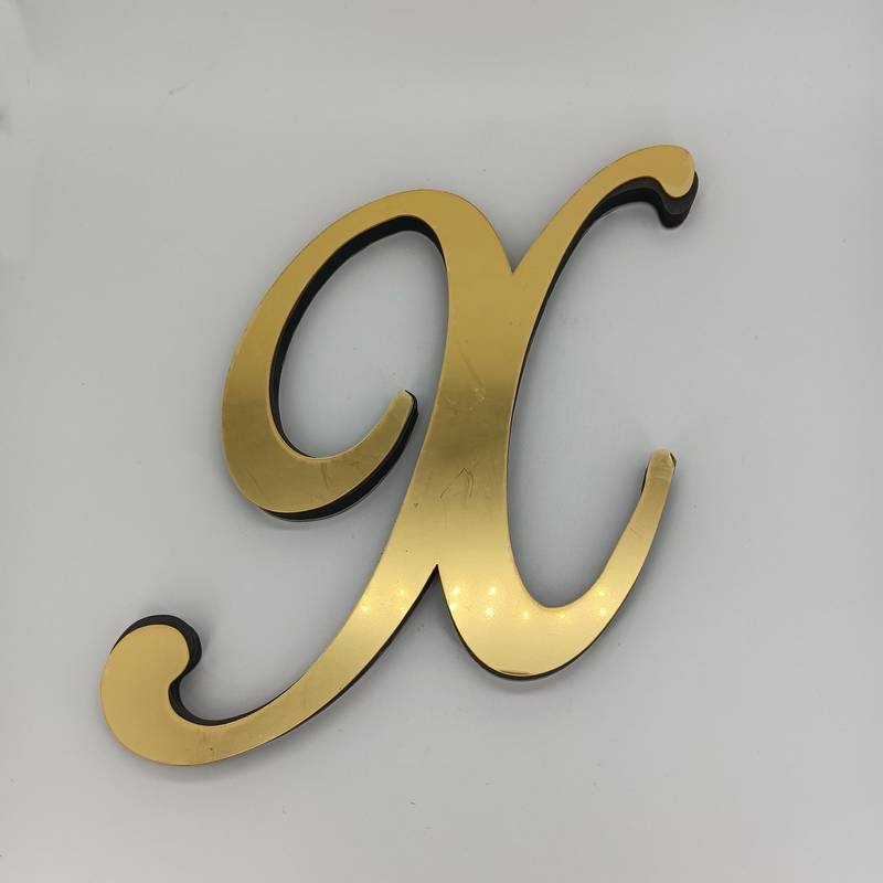 Naujas tarpvalstybinis produktas – auksinis akrilinis žolės raidės veidrodžio lipdukas svetainei, miegamajam, lipnus 3D stereo dekoratyvinis sienos lipdukas