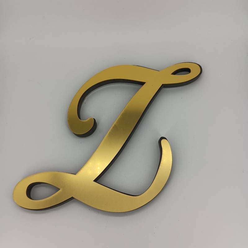 Naujas tarpvalstybinis produktas – auksinis akrilinis žolės raidės veidrodžio lipdukas svetainei, miegamajam, lipnus 3D stereo dekoratyvinis sienos lipdukas