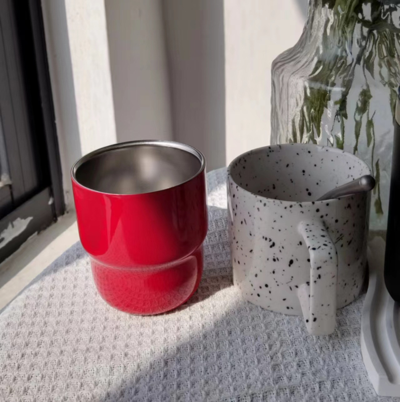 Užsienio prekybos tiekimas 304 nerūdijančio plieno laiptelių puodelis spalvotas sulčių kavos puodelis lauko dvigubai izoliuotas burnos puodelis