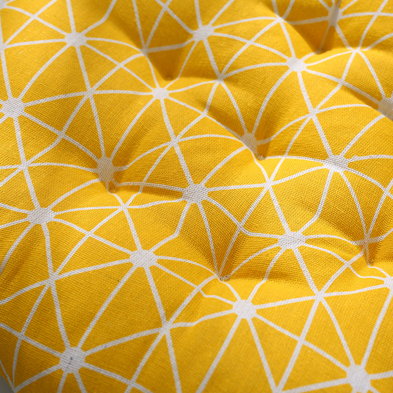 Toolipadi, mugav padi, söögitooli padi, kontoritooli padja tootja, ümar padi õpilasele, otsevedu