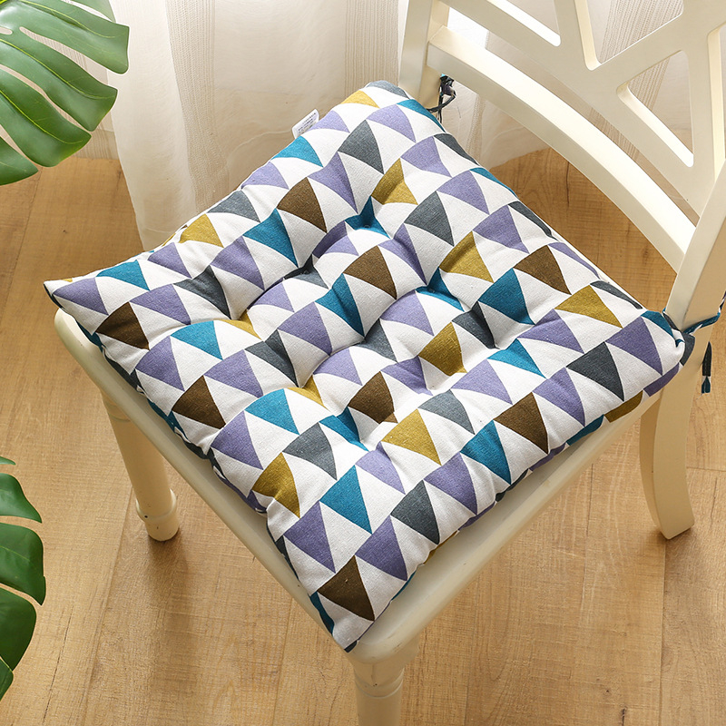 Toolipadi, mugav padi, söögitooli padi, kontoritooli padja tootja, ümar padi õpilasele, otsevedu