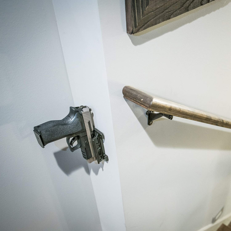 Amazon pārrobežu ekskluzīvs ātrās vilkšanas taktiskā ieroča magnēts ar slēptu pistoles turētāju ar pistoles magnētu, kas paredzēts plakanam augšdaļai