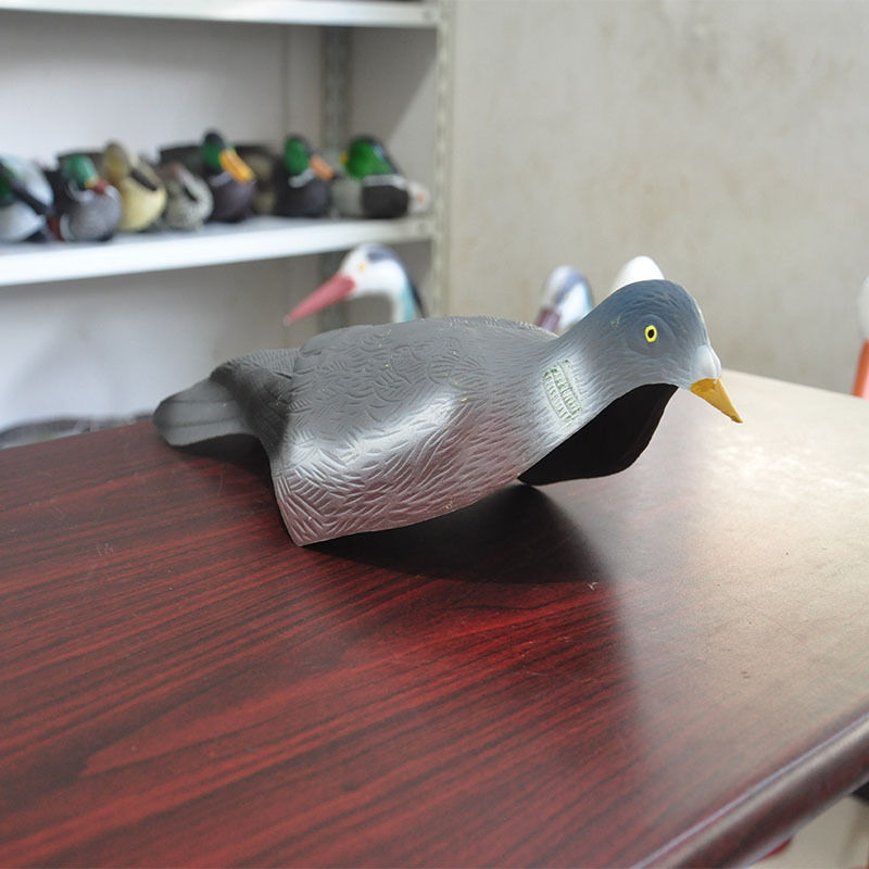 Jahisööda aiakaunistused, pool tükki tuvide aiakaunistusi, lindude tõrjevahend