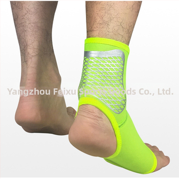 Hulgimüügis spordi pahkluu kaitsmete kompressioonpahkluu kaitsmete sokid, välistingimustes kasutatavad korvpalli-, jalgpalli-, mägironimis- ja muud kaitsmed.