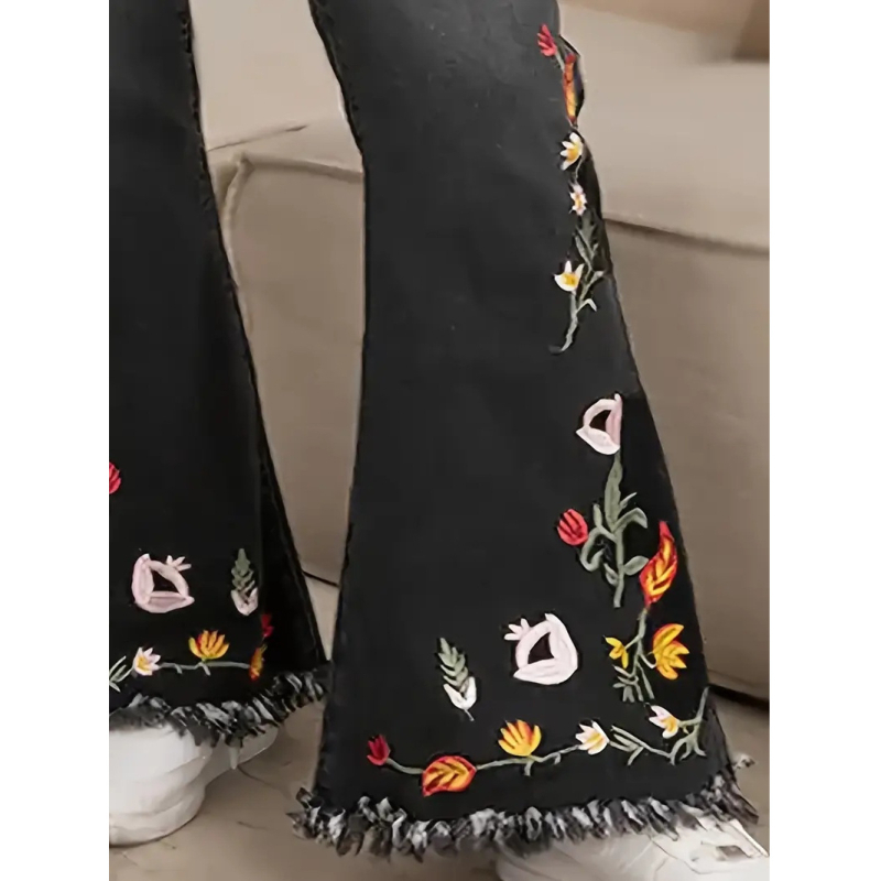 2025. gada pavasara un vasaras jaunie izšūtie elastīgie džinsi. Nostalgiski mazgāti džinsi. Sieviešu liela izmēra mikro uzliesmojoši džinsi.