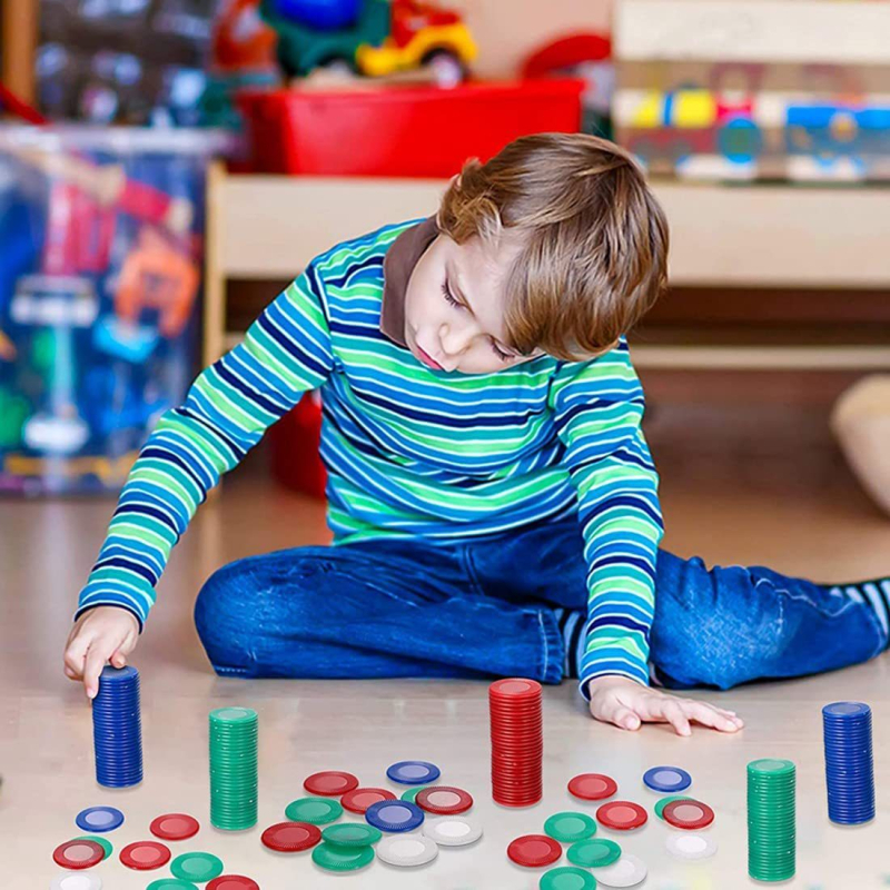 400 gabalu plastmasas pokera žetoni, spēļu žetoni, 4 krāsu skaitītāja karte spēļu skaitīšanai, bingo žetoni