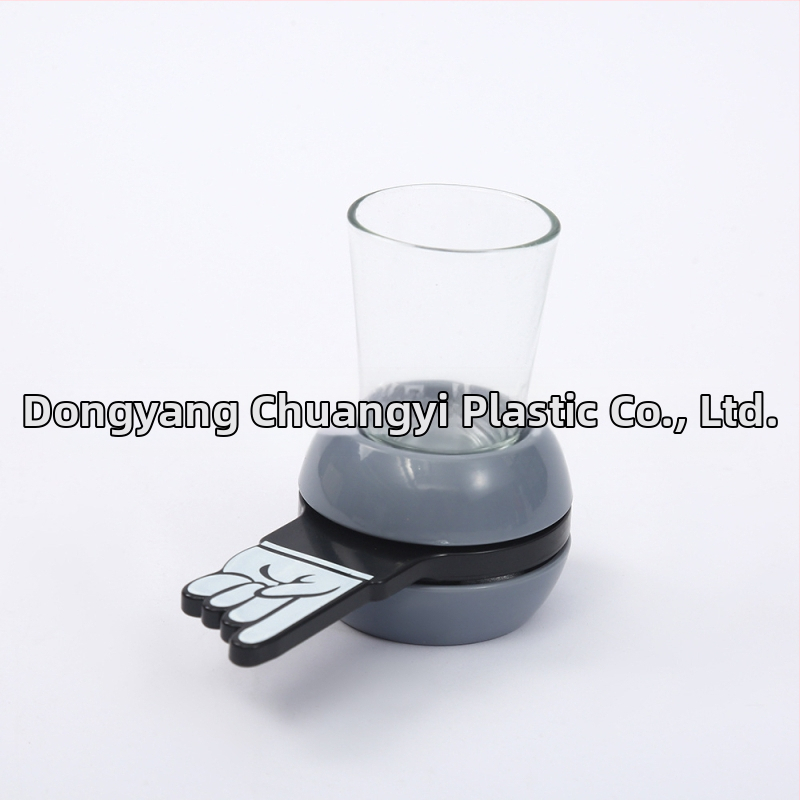 Kreatívne prstové otočné riady na víno, rekreačné a zábavné priestory, pomoc s kreslením hračkárskych pohárov, penalty, vínnej rulety, rekvizity