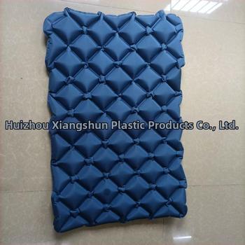 Piepūšamais mājdzīvnieku paklājiņš āra piknikam kempinga stilam pludmalei, viena TPU automātiska piepūšamā gultas telts, guļampaklājs, mitrumizturīgs un ūdensizturīgs