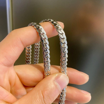 Hiphop Kuuba kaelakee meestele trendikas nišikujundusega reljeefne titaanterasest pleekimatu rangluu ketiga kaelakee naistele kaelaehted