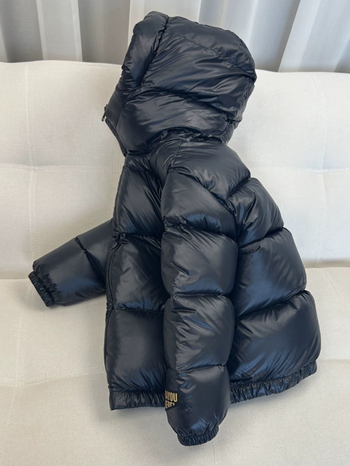 Nova originalna zimska dječja crno-zlatna zadebljana topla kratka puhasta jakna s kapuljačom za starije djevojčice