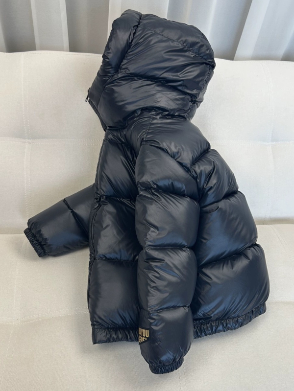 Nova originalna zimska dječja crno-zlatna zadebljana topla kratka puhasta jakna s kapuljačom za starije djevojčice