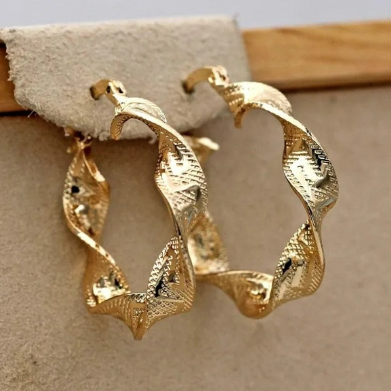 Διασυνοριακή Ευρώπη και Ηνωμένες Πολιτείες, καυτές πωλήσεις ρετρό στριφτά σκουλαρίκια δαχτυλιδιών χρυσά σκουλαρίκια κρίκοι γυναικεία ιδιοσυγκρασία, σκουλαρίκια all-match χονδρικής