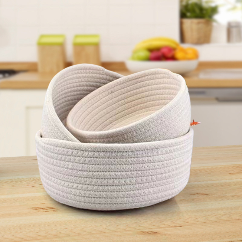 Tehasevarustuse ümmargune kootud hoiukorv majapidamise laste suupistete mänguasjade hoiukorv lauaarvuti kosmeetika hoiukorv