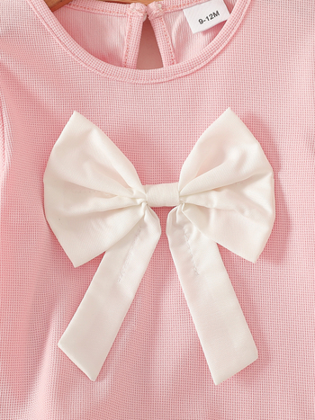 Új, egyszínű rózsaszín masni díszítésű felsők, gyermek farmernadrág, baba kétrészes szett, kislány kosztüm