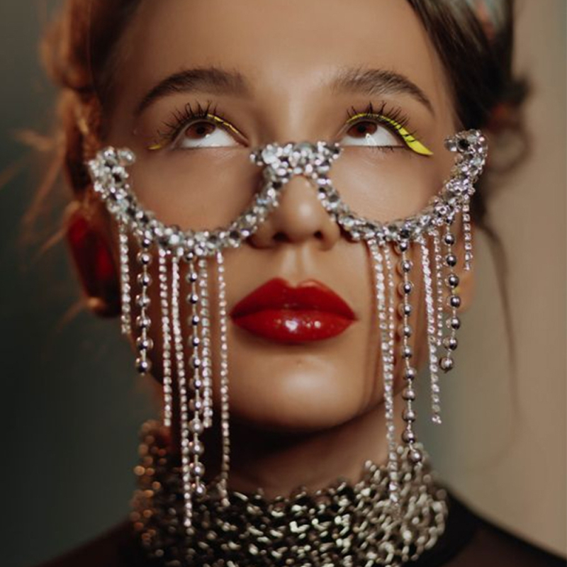 Pārrobežu karstās izpārdošanas rhinestones briļļu ietvars bez lēcas, modes pušķīšu briļļu ietvars, moderns interneta slavenību ielu šaušanas sejas aksesuāri