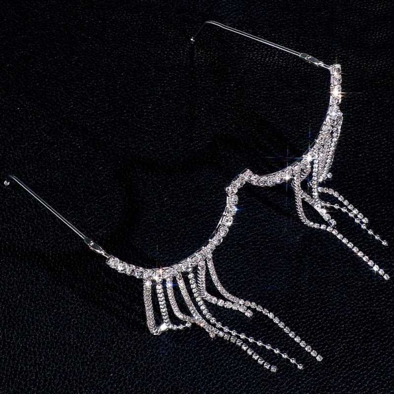 Karštai parduodami tarpvalstybiniai akinių rėmeliai su cirkoniais be lęšių, madingi akinių rėmeliai su kutais, madingi interneto įžymybių gatvės fotografavimo veido aksesuarai.