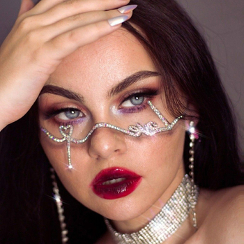 Europietiškai ir amerikietiškai karštai parduodami kalnų krištoliniai meilės akinių rėmeliai be lęšio pakabuko veido dekoracija „Fashion Net“ raudoni gatvės šaudymo aksesuarai