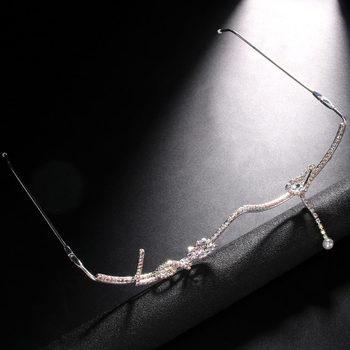 Europietiškai ir amerikietiškai karštai parduodami kalnų krištoliniai meilės akinių rėmeliai be lęšio pakabuko veido dekoracija „Fashion Net“ raudoni gatvės šaudymo aksesuarai