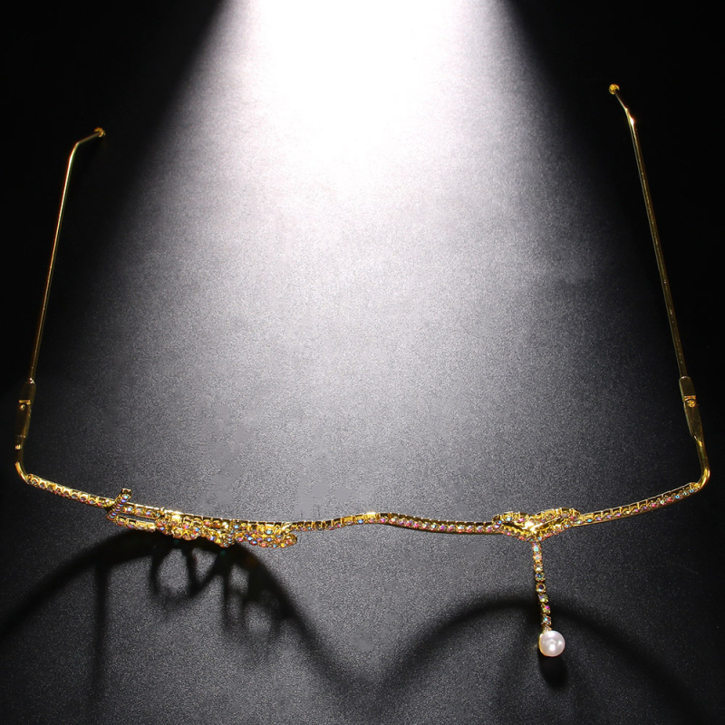 Europietiškai ir amerikietiškai karštai parduodami kalnų krištoliniai meilės akinių rėmeliai be lęšio pakabuko veido dekoracija „Fashion Net“ raudoni gatvės šaudymo aksesuarai