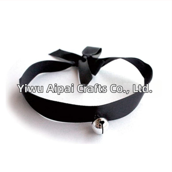 Seksikas musta kassi kaunistus Halloweeni pitsist silmamaskiga kassikõrvade peapaelaga kellukaelakee loomasabaga