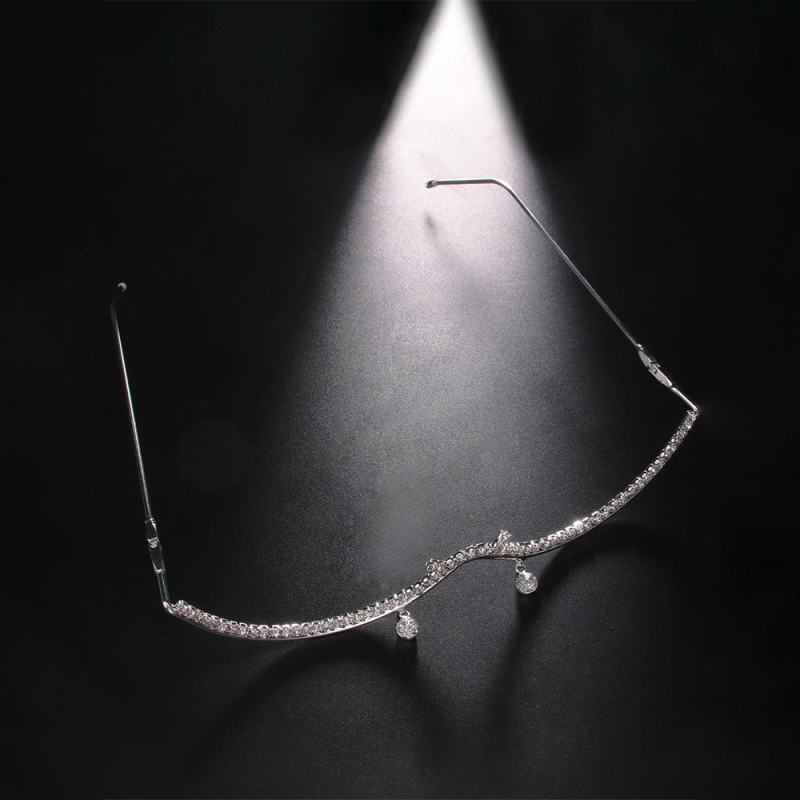 „Amazon“ karšto pardavimo tendencija – vandens lašo formos akinių rėmeliai be lęšio, cirkonio mados, personalizuoti vakarėlių dekoracijų rėmeliai.