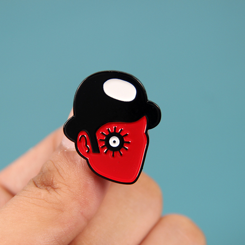 Film european și american de televiziune și thriller periferic, insignă portocalie mecanică, broșă Alex, livrare dintr-o singură piesă