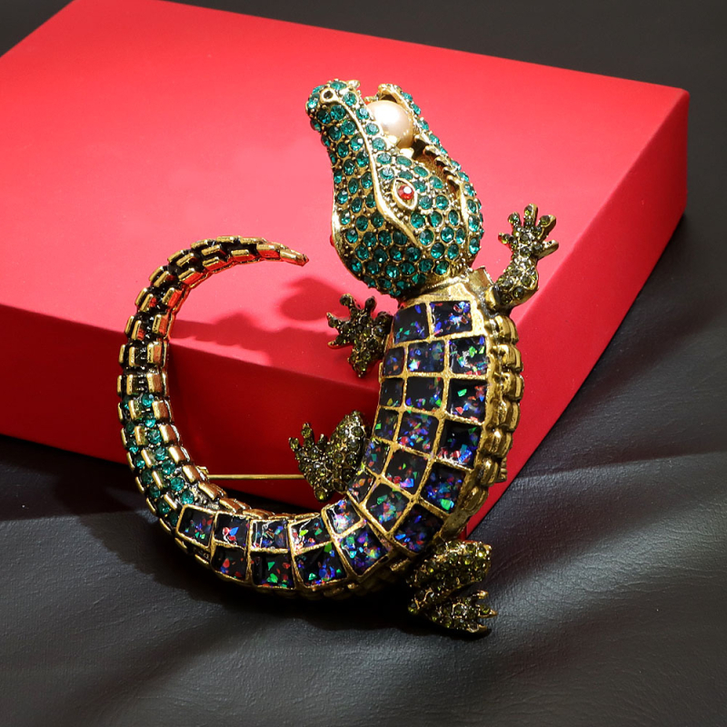Gyémánttal kirakott nagyméretű, retró, olajcseppelő krokodil bross, határokon átnyúló divatos, minden egyezésű állattű