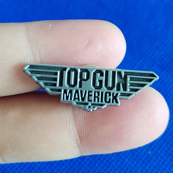 Film Lingyun Ambition jelvény Tom rajzfilm bross divatos hajtóka fém zománctű ékszer kiegészítők