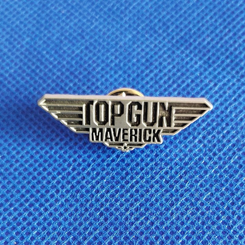 Film Lingyun Ambition jelvény Tom rajzfilm bross divatos hajtóka fém zománctű ékszer kiegészítők