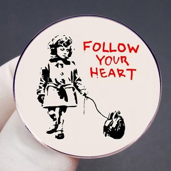 Καρφίτσα Ακολουθήστε τον Εσωτερικό σας, Εμπνευσμένη Καρφίτσα Σχεδίου Γκράφιτι στα Αγγλικά, Σήμα, Αξεσουάρ Σήματος από Μεταλλικό Κράμα