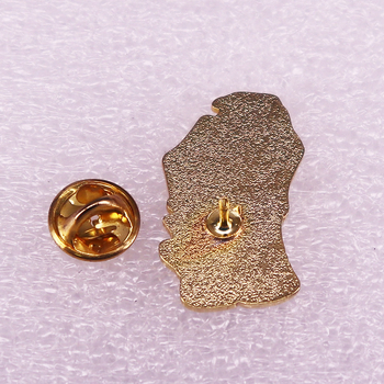 Broșă cu panglică roșie cu înfășurare dublă manuală