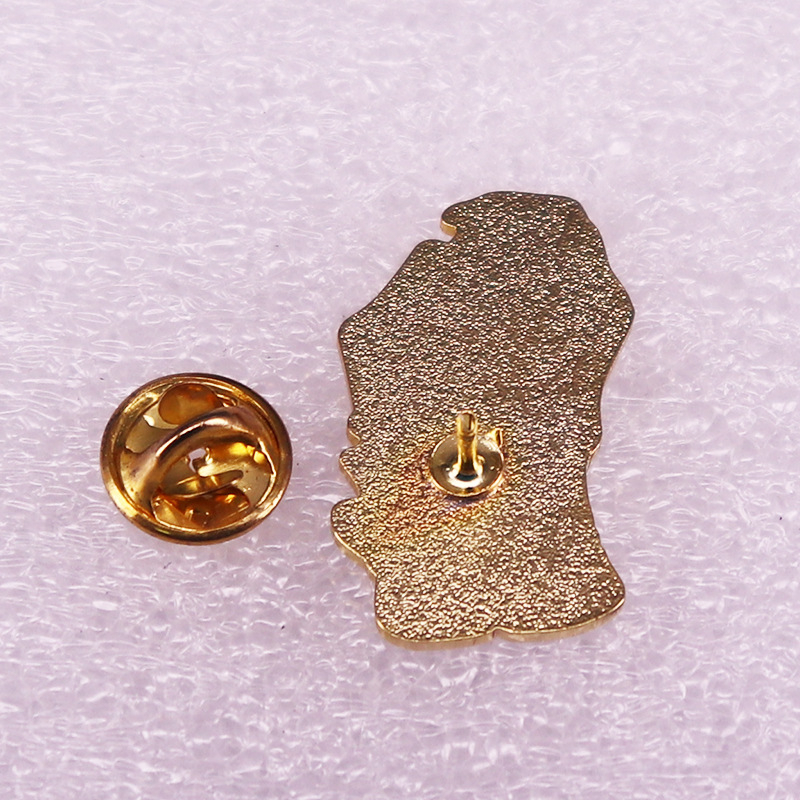 Broșă cu panglică roșie cu înfășurare dublă manuală