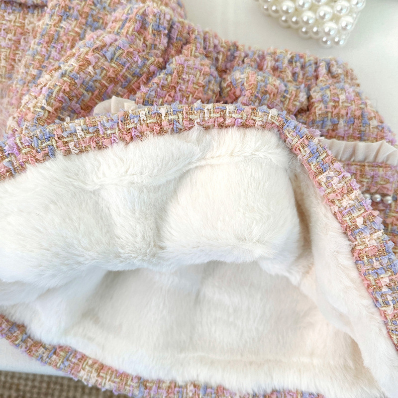 Lányok divatos Chanel stílusú ruhája, bélelt, 2024-es téli új divatos, vastagított kabát-szoknya, kétrészes szett