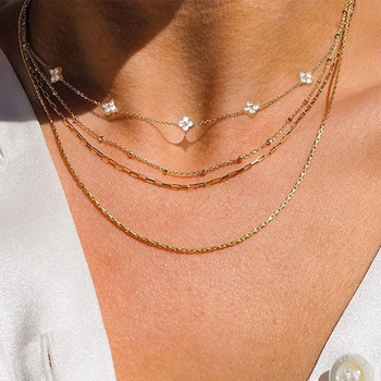 [Laos olemas] 18K roostevabast terasest beebihingega neljaleheline ristikheinaga naiste kaelakee tsirkooniga rangluukett on moodne ja värvi ei muuda