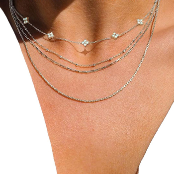 [Laos olemas] 18K roostevabast terasest beebihingega neljaleheline ristikheinaga naiste kaelakee tsirkooniga rangluukett on moodne ja värvi ei muuda