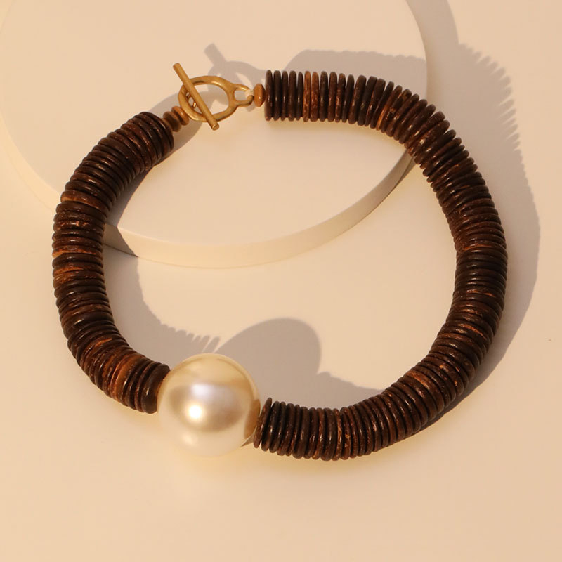 Európai és amerikai etnikai stílusú személyre szabott kulcscsontlánc-kiegészítők, határokon átnyúló divatos kókuszhéj gyöngy nyaklánc, női ékszerek, niche dizájn