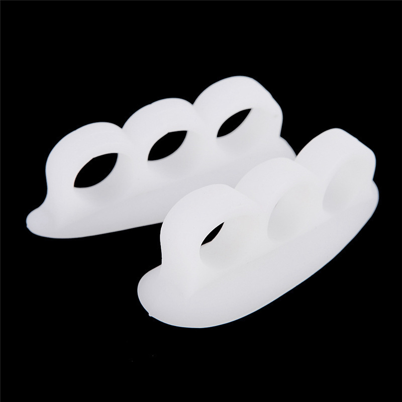 Amazoni kolme auguga silikoonist varvastevahe meestele ja naistele pöidla valgusvalu kattuvate sõrmede isolatsiooni korrigeerimise komplekt