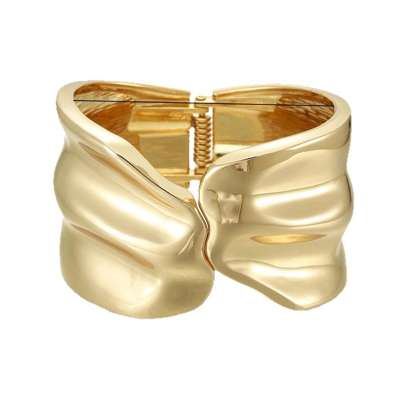 Eiropas un Amerikas pārrobežu modes pārspīlēta ģeometriskā viļņa neregulāra aproce Daudzpusīga daudzslāņu tinuma neregulāras līnijas aproce