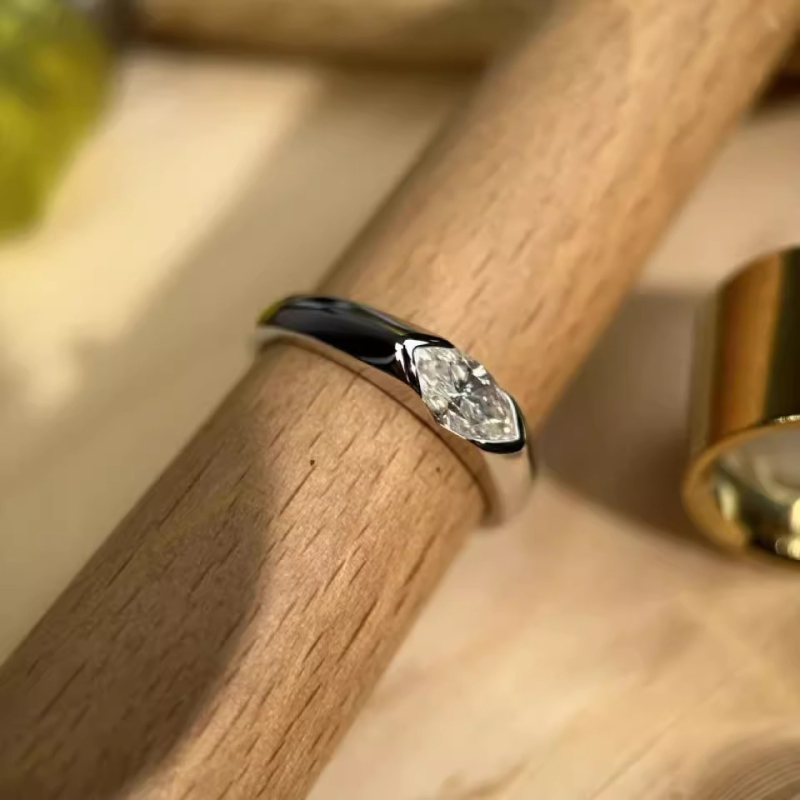 Популярният пръстен „Окото на Хор“ на Douyin, геометричен диамантен пръстен с циркон Normcore за двойки, затворен пръстен, висок външен вид