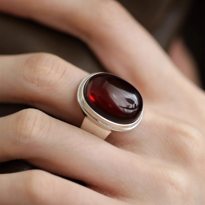 S925 Сребърен ретро пръстен с яйцевидно лице, рубин, дамски нишов дизайн, пръстен, лек луксозен, прост, висок клас, пръстен за храна, модерен