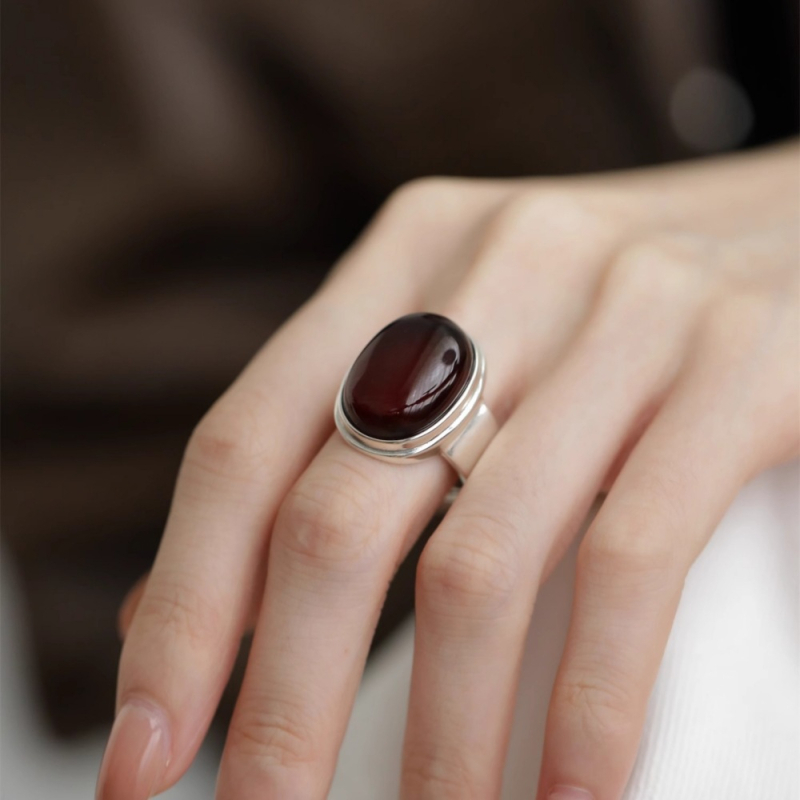 S925 Сребърен ретро пръстен с яйцевидно лице, рубин, дамски нишов дизайн, пръстен, лек луксозен, прост, висок клас, пръстен за храна, модерен
