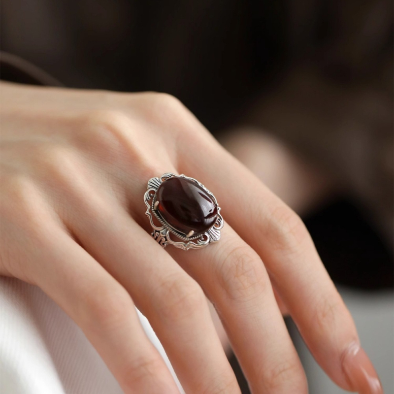 S925 Сребърен ретро пръстен с яйцевидно лице, рубин, дамски нишов дизайн, пръстен, лек луксозен, прост, висок клас, пръстен за храна, модерен