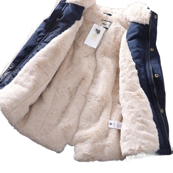 Augstas klases bērnu sabiezētas līdakas drēbes Kokvilnas pildījums Zēnu apģērbs Vidēja garuma flīsa jaka Ziemas apģērbs ar kokvilnas pildījumu Mētelis Ārējās tirdzniecības bērnu apģērbs