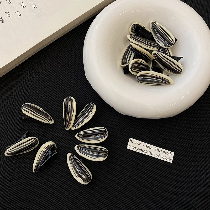 Neto crvena simulacija sjemenki dinje mala ukosnica za kosu šiške grickalice ukosnica Nova smiješna čudna kopča za glavu za žene